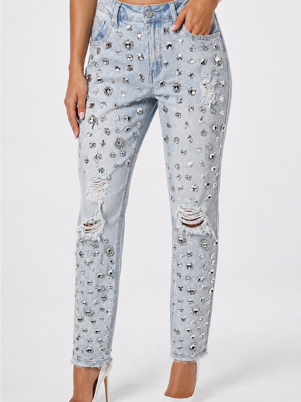 AKIRA Light Wash Rhinestone Crystal Embellished Distressed Jeans Size 26